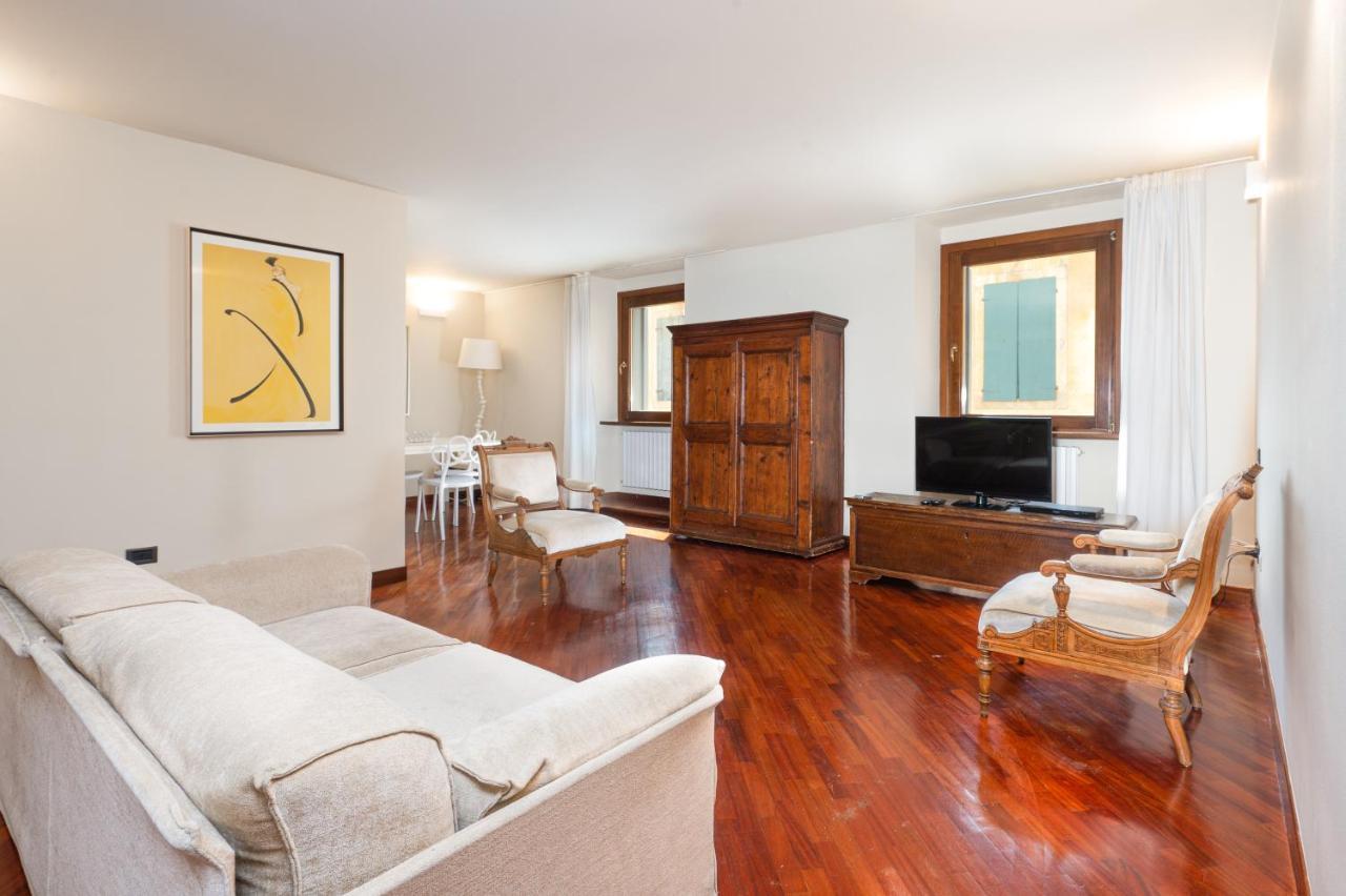 Appartamento Cozy 2 Bedroom In The Heart Of