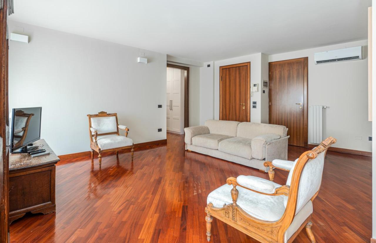 Cozy 2 Bedroom In The Heart Of Appartamento